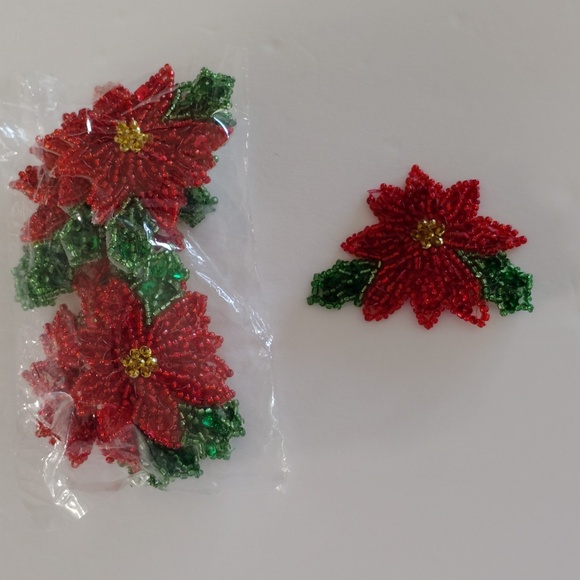Holiday Poinsettia Beaded Iron on Appliques Bundle of 10 - NEW - Picture 5 of 9